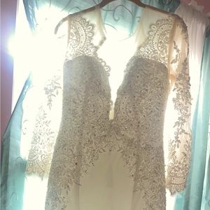 Wedding dress brand new color ivory chest 33-35waist 29-30height 65-66